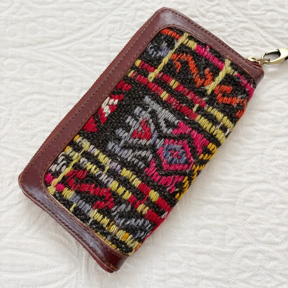 Res Ipsa Kilim Leather Clutch Accordion Wristlet Wallet